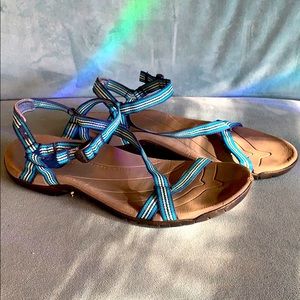 Teva size 9.5 S/N 1000035